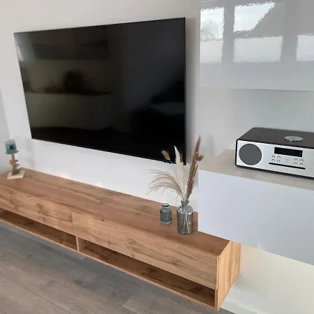 Luv-moderne Neubauwohnung In Strandnaehe-wallbox Apartman